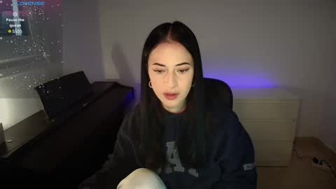 lunainsilk online show from 3, 12, 2025