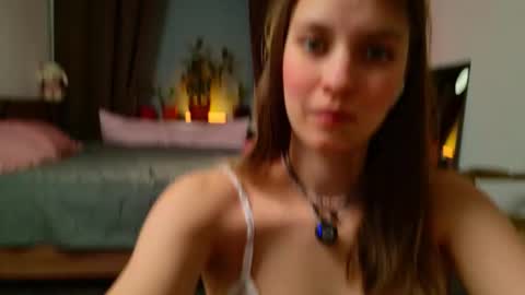 Snapshot of lunalike chatting on 8, 11, 2025 lunalike online show from 8, 11, 2025