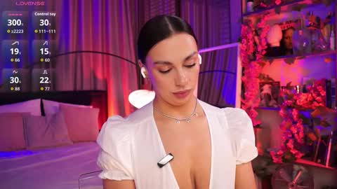 Snapshot of lunanight_ chatting on 17, 10, 2025 Luna next streams Mon Fri Sat Sun 8pm-5am gmt0 online show from 17, 10, 2025