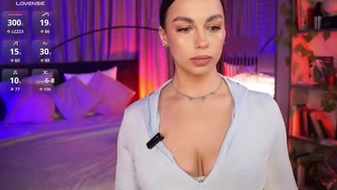 Snapshot of lunanight_ chatting on 2, 12, 2025 Luna next streams Mon Fri Sat Sun 8pm-5am gmt0 online show from 2, 12, 2025