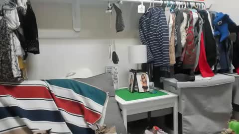 lunapixie2020 online show from 5, 1, 2025