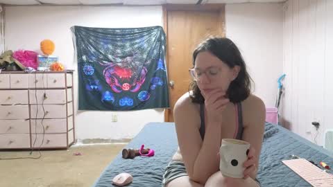 lunaquinn45 online show from 4, 12, 2024