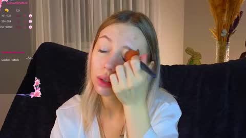 Snapshot of lunariabliss chatting on 23, 11, 2025 Kelly online show from 23, 11, 2025