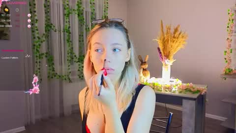 Snapshot of lunariabliss chatting on 14, 12, 2025 Kelly online show from 14, 12, 2025