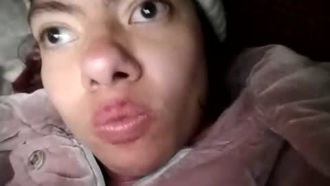 lunatraviesa28 online show from 3, 4, 2026