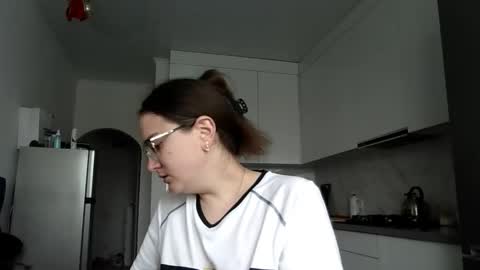 Snapshot of lunavelvet3 chatting on 28, 10, 2025 lunavelvet3 online show from 28, 10, 2025