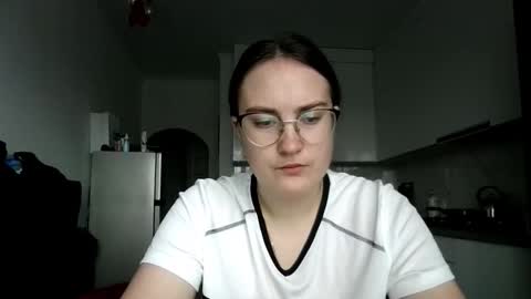 lunavelvet3 online show from 4, 11, 2025