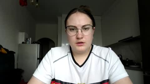 lunavelvet3 online show from 17, 12, 2025