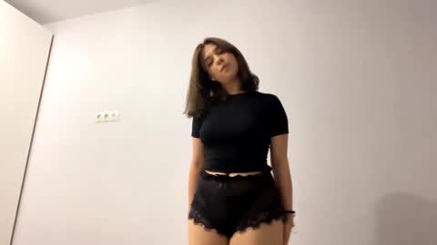 Mila Rose online show from 3, 2, 2026