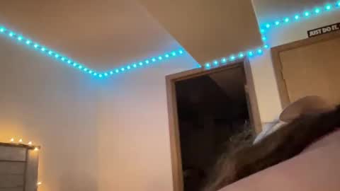 Snapshot of lunazone chatting on 17, 12, 2024 Lunadreams online show from 17, 12, 2024