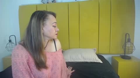 Lupita223 online show from 3, 1, 2025