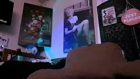 .Clarissa. Follow me on Instagram   miss buns  online show from 2, 11, 2025