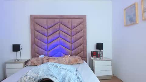 Snapshot of lushian_luna chatting on 4, 11, 2025 Lushian And Luna online show from 4, 11, 2025