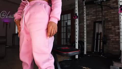 SHOWS ALL MONDAY WEDNESDAYFRIDAYSATURDAY  IN THE MORNING online show from 19, 2, 2025