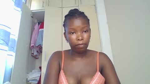 Snapshot of lustrousnerd chatting on 19, 11, 2025 Noreh online show from 19, 11, 2025