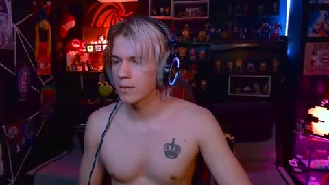 Snapshot of lustymatt chatting on 22, 10, 2025 lustymatt online show from 22, 10, 2025