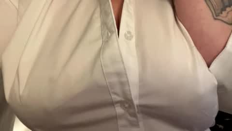 Snapshot of lustytits85 chatting on 20, 3, 2026 lustytits85 online show from 20, 3, 2026