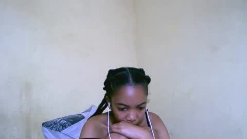 lutchia online show from 15, 9, 2025
