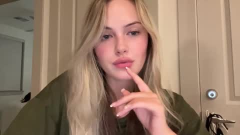 Snapshot of luvaimee chatting on 21, 2, 2026 Aimee online show from 21, 2, 2026