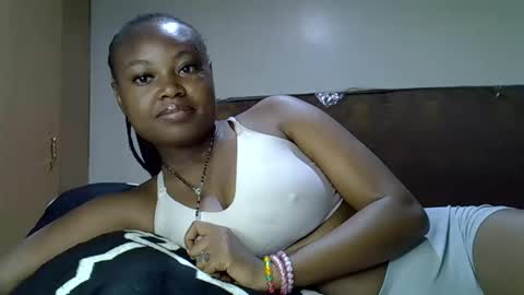 Snapshot of luvly_ebonny chatting on 13, 9, 2025 Tracy online show from 13, 9, 2025