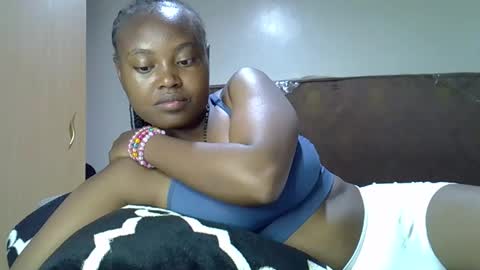 Snapshot of luvly_ebonny chatting on 14, 9, 2025 Tracy online show from 14, 9, 2025