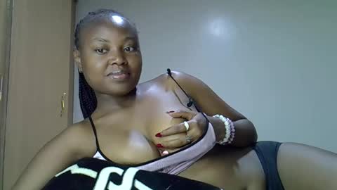 Snapshot of luvly_ebonny chatting on 19, 9, 2025 Tracy online show from 19, 9, 2025