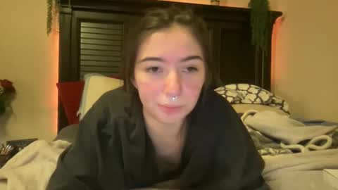 Snapshot of luvrxstarx chatting on 30, 11, 2025 luvrxstarx online show from 30, 11, 2025