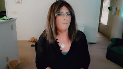 Snapshot of luvs2bbritney chatting on 13, 2, 2026 Britney online show from 13, 2, 2026