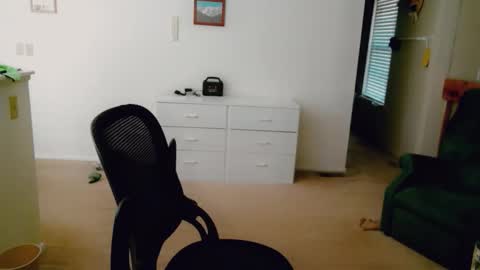 Snapshot of luvs2bbritney chatting on 25, 2, 2026 Britney online show from 25, 2, 2026