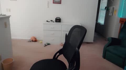 Snapshot of luvs2bbritney chatting on 28, 2, 2026 Britney online show from 28, 2, 2026