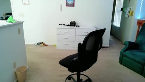 Snapshot of luvs2bbritney chatting on 10, 3, 2026 Britney online show from 10, 3, 2026