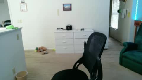 Snapshot of luvs2bbritney chatting on 12, 3, 2026 Britney online show from 12, 3, 2026