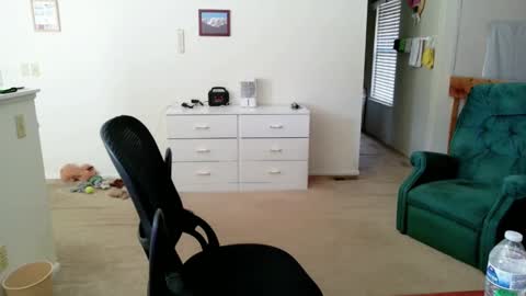 Snapshot of luvs2bbritney chatting on 22, 3, 2026 Britney online show from 22, 3, 2026