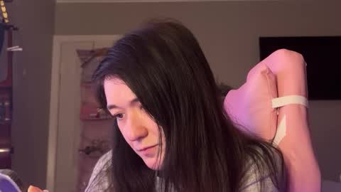 Snapshot of luvtheattention chatting on 17, 2, 2025 AB online show from 17, 2, 2025