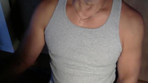 Snapshot of luvzjerkingoff chatting on 18, 9, 2025 luvzjerkingoff online show from 18, 9, 2025