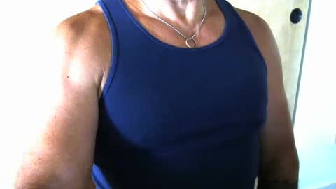 Snapshot of luvzjerkingoff chatting on 14, 10, 2025 luvzjerkingoff online show from 14, 10, 2025