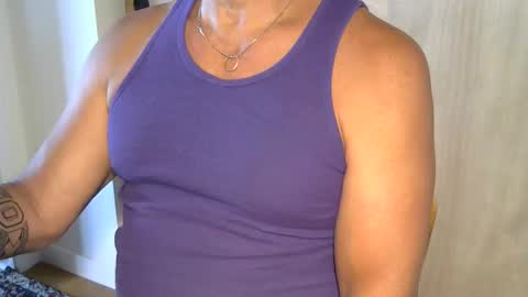 Snapshot of luvzjerkingoff chatting on 20, 10, 2025 luvzjerkingoff online show from 20, 10, 2025