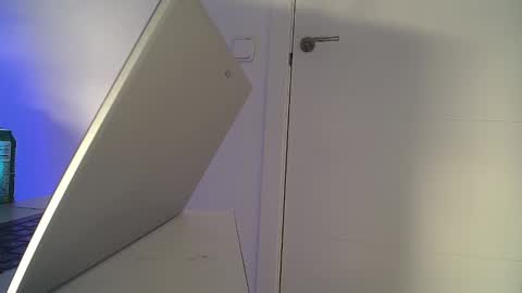 Snapshot of luxanee chatting on 17, 12, 2025 luxanee online show from 17, 12, 2025