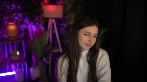 Snapshot of luxeavelyn chatting on 25, 11, 2025 luxeavelyn online show from 25, 11, 2025