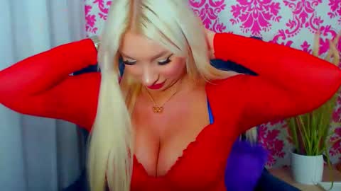 Snapshot of luxuriaaa chatting on 15, 1, 2025 Luxuriaa online show from 15, 1, 2025