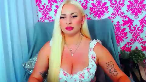 Snapshot of luxuriaaa chatting on 8, 9, 2025 Luxuriaa online show from 8, 9, 2025