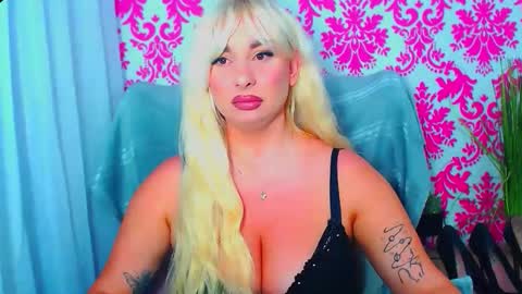 Snapshot of luxuriaaa chatting on 5, 10, 2025 Luxuriaa online show from 5, 10, 2025