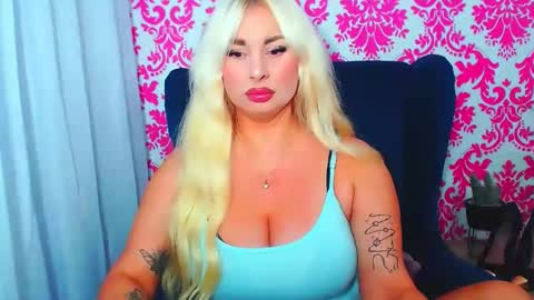 Snapshot of luxuriaaa chatting on 15, 10, 2025 Luxuriaa online show from 15, 10, 2025