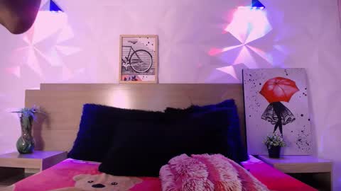 luxury_couple_01 online show from 2, 2, 2026