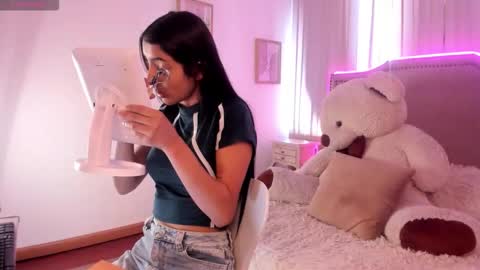 Snapshot of lya_brown chatting on 30, 11, 2025 lya_brown online show from 30, 11, 2025