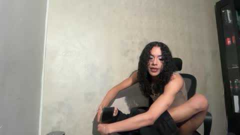 Snapshot of lyadumont chatting on 9, 11, 2025 LYA online show from 9, 11, 2025