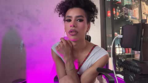 Snapshot of lyadumont chatting on 17, 11, 2025 LYA online show from 17, 11, 2025