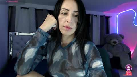 Snapshot of lyann_ chatting on 24, 1, 2025 Lyann  online show from 24, 1, 2025