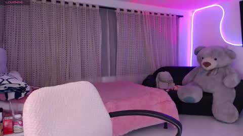 Snapshot of lyann_ chatting on 24, 10, 2025 Lyann  online show from 24, 10, 2025