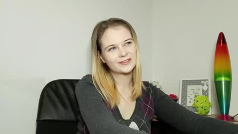 Snapshot of lydiasunny chatting on 5, 11, 2025 Lydia online show from 5, 11, 2025